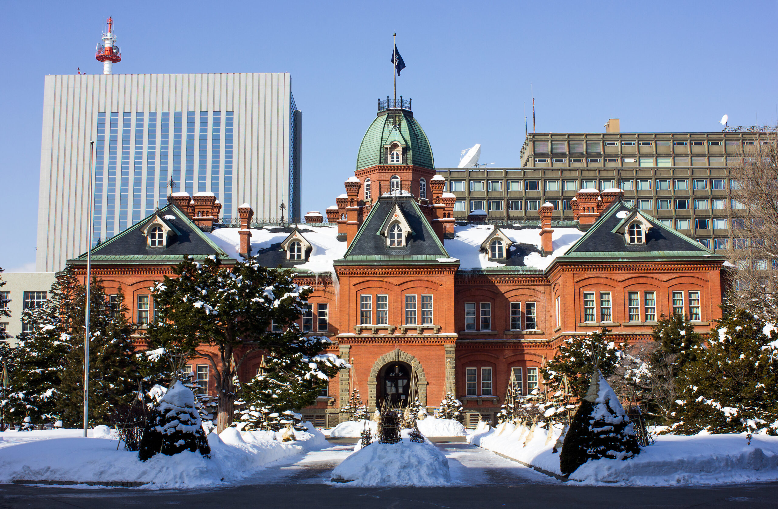 ほうれい線治療は「組み合わせ」が鍵。ヒアルロン酸×高周波、そしてジュベルックボリュームという選択肢