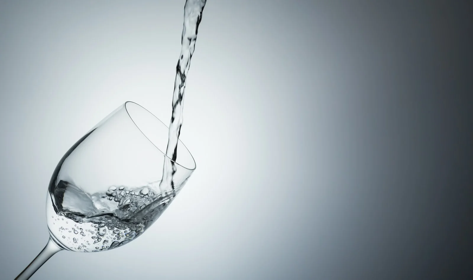 冬は喉が渇かない=水分足りている、ではない。“冬の隠れ脱水”対策