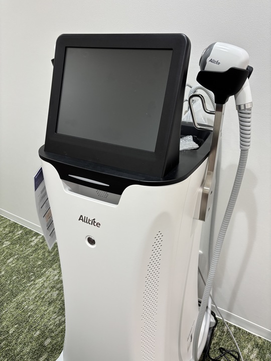 ほうれい線治療は「組み合わせ」が鍵。ヒアルロン酸×高周波、そしてジュベルックボリュームという選択肢