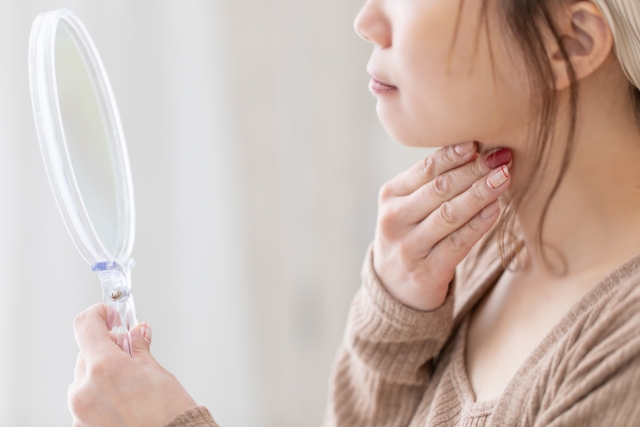 顎下のもたつき、その原因は唾液腺かも？唾液腺注射でスッキリしたフェイスラインへ